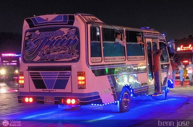 ZU - U.C. Barrio La Polar 001 por Benjamin Magdaniel