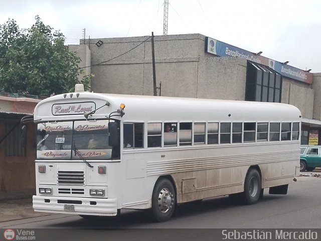 ZU - Ra�l Leoni 31 por Sebasti�n Mercado