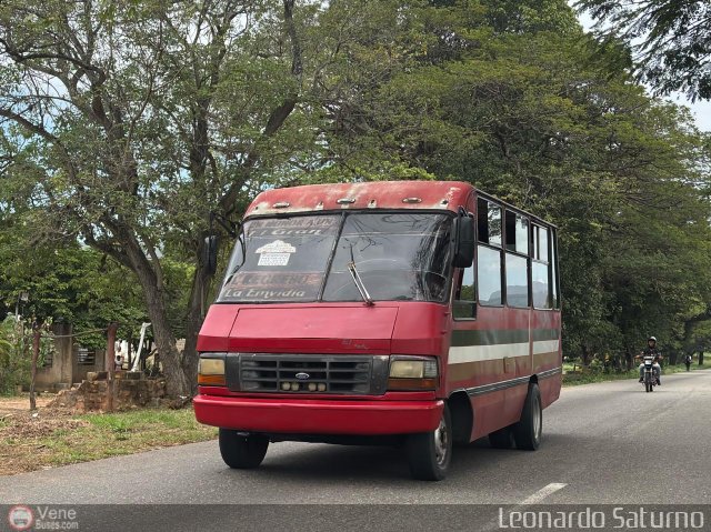 Particular o Desconocido 04 por Leonardo Saturno