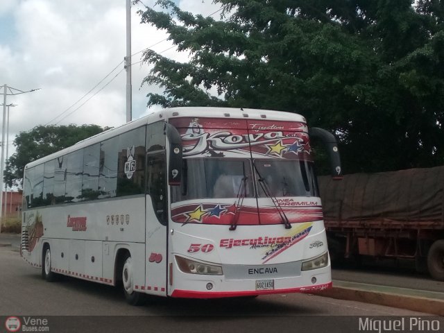 Ejecutivos Kova 050 por Miguel Pino