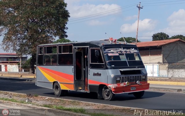 LA - L�nea La Fundaci�n 75 por Aly Baranauskas