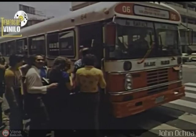 DC - Autobuses de El Manicomio C.A 06 por Jhon Ochoa