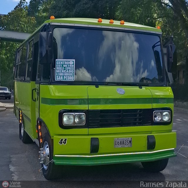 MI - Uni�n de Transportistas San Pedro A.C. 44 por Rams�s Zapata