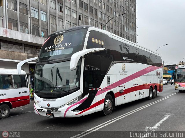 L�nea Peruana Company S.A.C. 300 por Leonardo Saturno