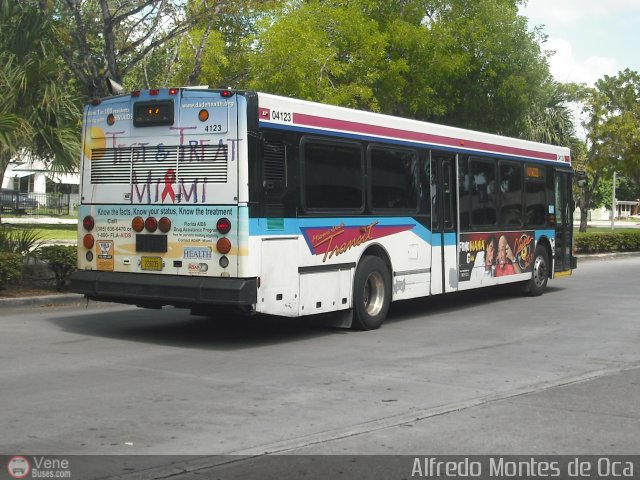 Miami-Dade County Transit 04123 por Alfredo Montes de Oca
