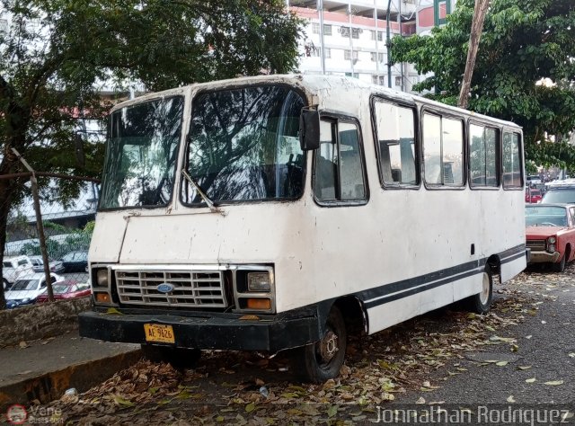 En Chiveras Abandonados Recuperacin Caracas por Jonnathan Rodrguez