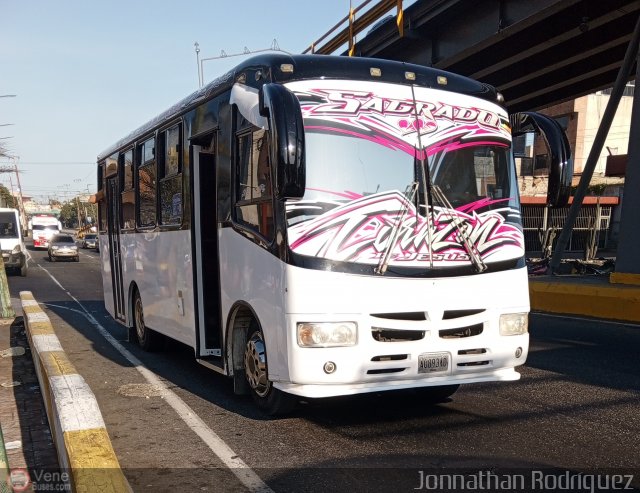 Particular 300 por Jonnathan Rodríguez