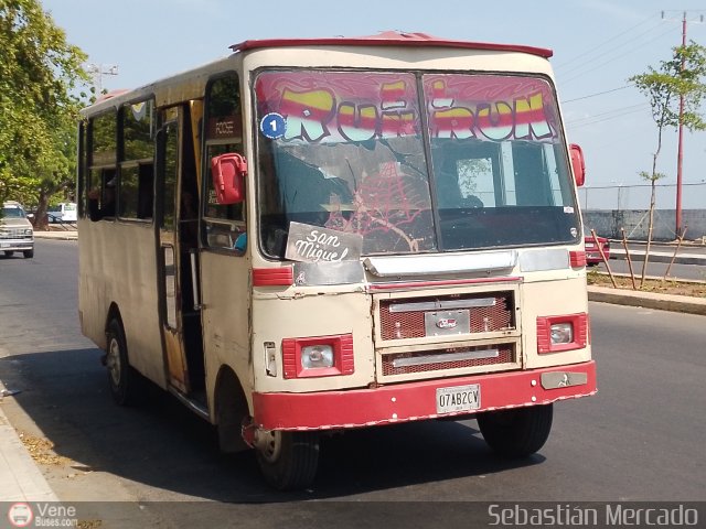 ZU - Los Claveles 18 por Sebastin Mercado