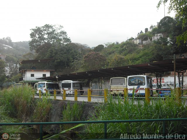 Garajes Paradas y Terminales Los-Teques por Alfredo Montes de Oca