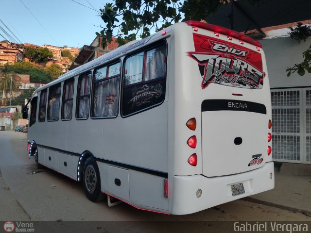 Particular Encava por Gabriel Vergara