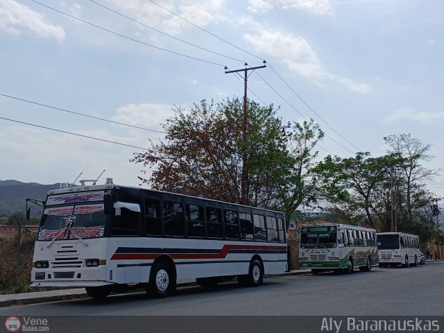Garajes Paradas y Terminales San-Diego por Aly Baranauskas