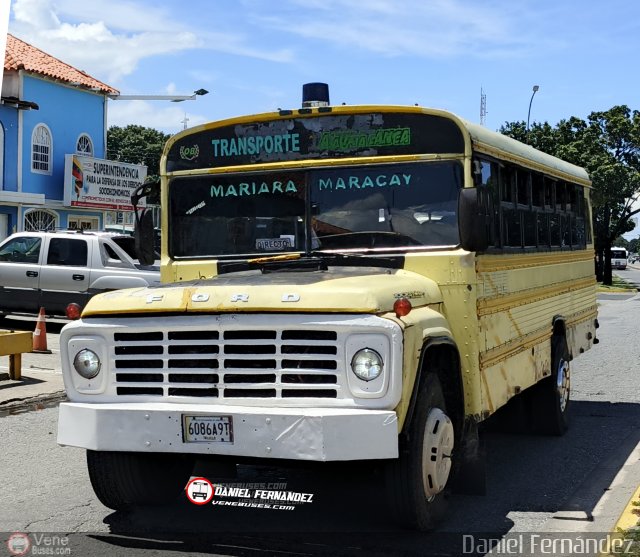 Transporte Agua Blanca 08 por Daniel Fern�ndez