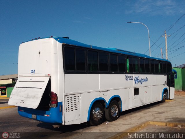 Expresos Horizonte 18 por Sebasti�n Mercado