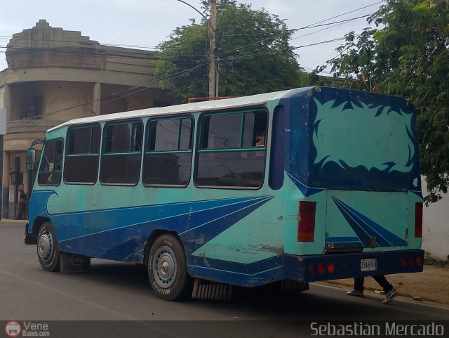 ZU - U.C. Barrio La Polar 123 por Sebasti�n Mercado