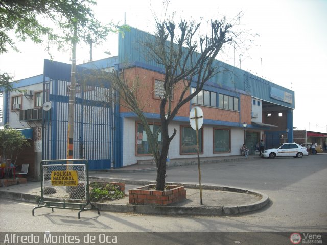 Garajes Paradas y Terminales Cucuta por Alfredo Montes de Oca