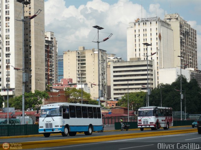 Garajes Paradas y Terminales Caracas por Oliver Castillo