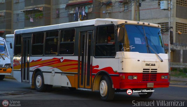 Particular 300 por Samuel Villamizar