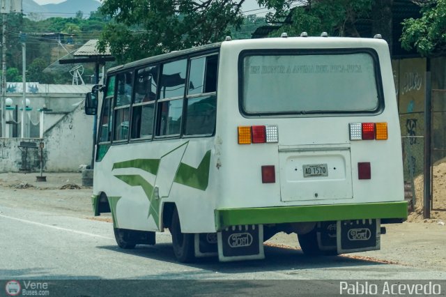 Particular o Desconocido Morros por Pablo Acevedo