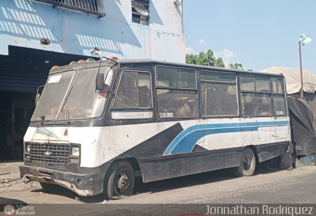 En Chiveras Abandonados Recuperacin Caracas por Jonnathan Rodrguez