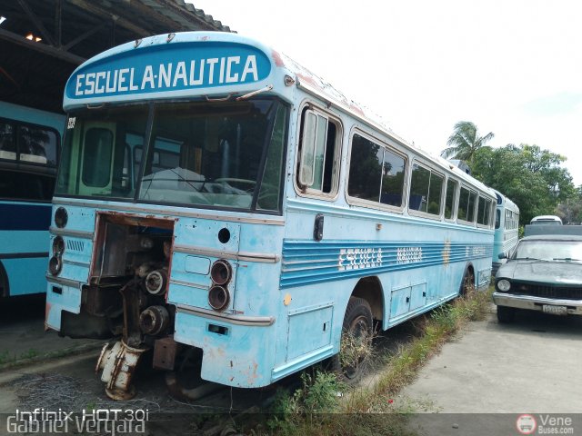 Universitarios y Escolares UMC por Gabriel Vergara
