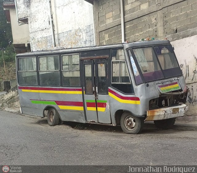 En Chiveras Abandonados Recuperacin Caracas por Jonnathan Rodrguez