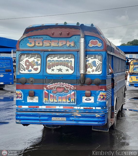 Transporte Agua Blanca 44 por Kimberly Guerrero