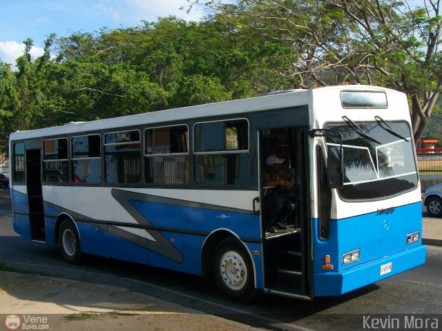 Particular 80 por Kevin Mora