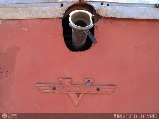 En Chiveras Abandonados Recuperacin VOLVO por Alejandro Curvelo