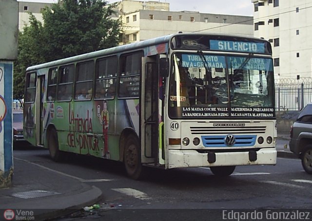 DC - Autobuses de El Manicomio C.A 40 por Edgardo Gonzlez