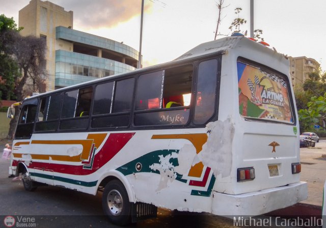 VA - Provolvar 006 por Michael Caraballo