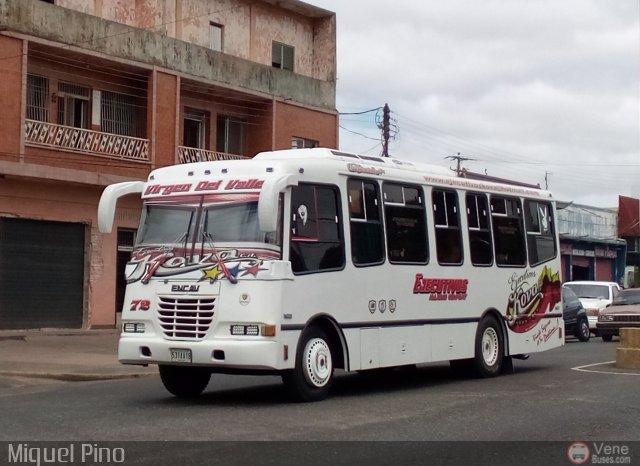 Ejecutivos Kova 072 por Miguel Pino