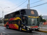 Transportes Cruz del Sur S.A.C. 8154 por Leonardo Saturno