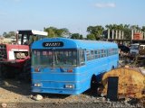 En Chiveras Abandonados Recuperación 999 Thomas Built Buses Saf-T-Liner ER International 3000RE