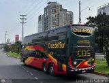Transportes Cruz del Sur S.A.C. 8334 por Leonardo Saturno
