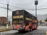 Transportes Cruz del Sur S.A.C. 8194 por Leonardo Saturno